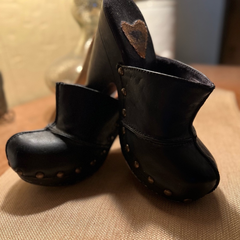 Rocket Dog Clogs - Picture 4 of 5